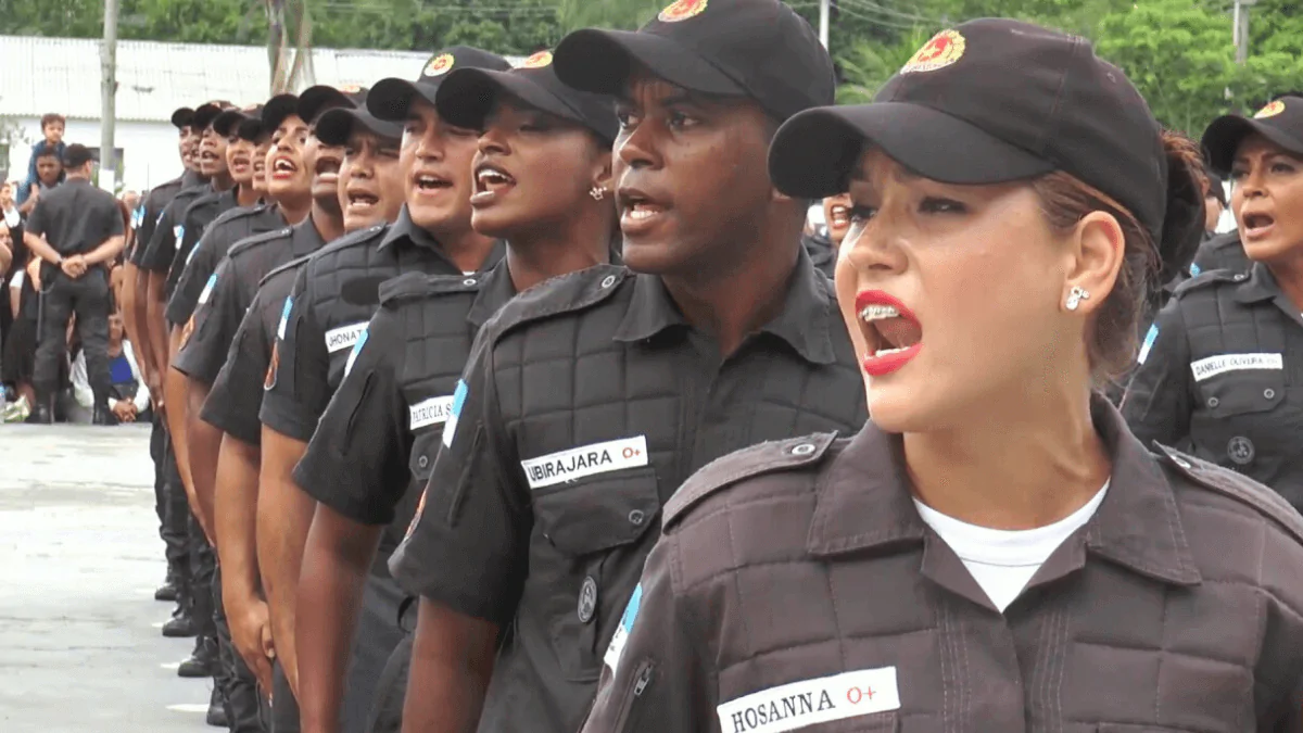 Oficiais da Polícia Militar RK